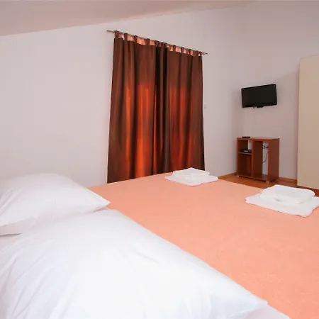 Appartement Kaja - Right Next To The