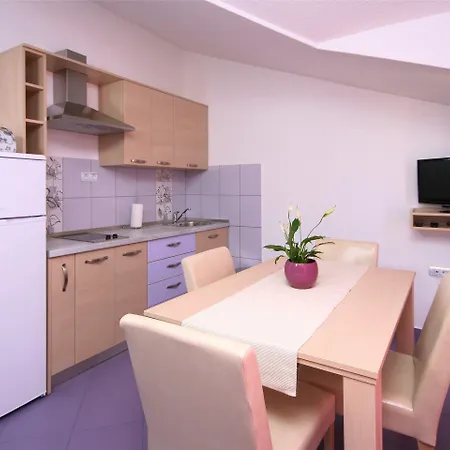 Kaja - Right Next To The Appartement