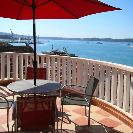 Kaja - Right Next To The Apartman Trogir