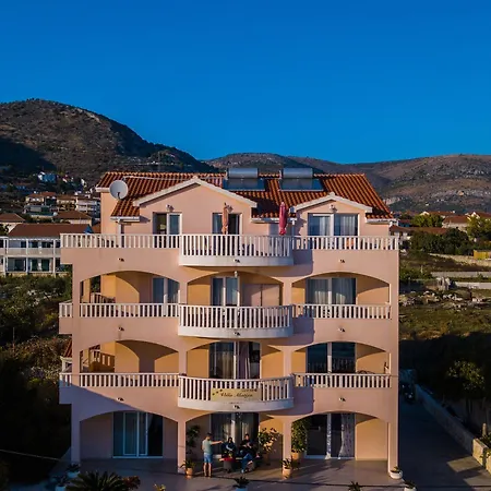 Apartman Kaja - Right Next To The *