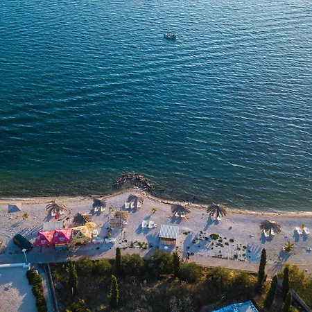 Kaja - Right Next To The Appartement