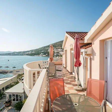 Kaja - Right Next To The Apartman Trogir