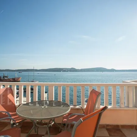 Appartement Kaja - Right Next To The Trogir