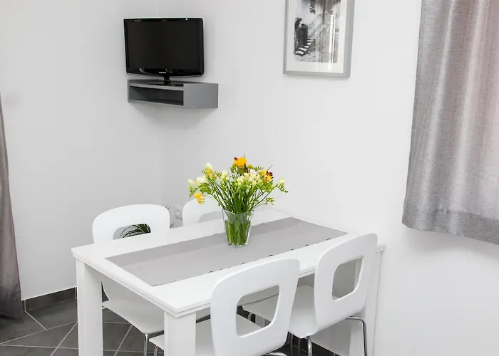 Apartman Kaja - Right Next To The *