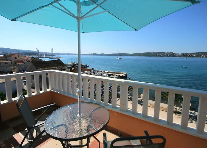 Kaja - Right Next To The Appartement Trogir