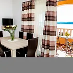 Kaja - Right Next To The Apartment Trogir