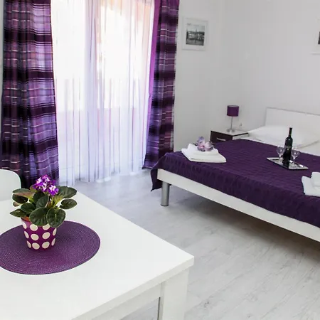 Apartment Kaja - Right Next To The Trogir