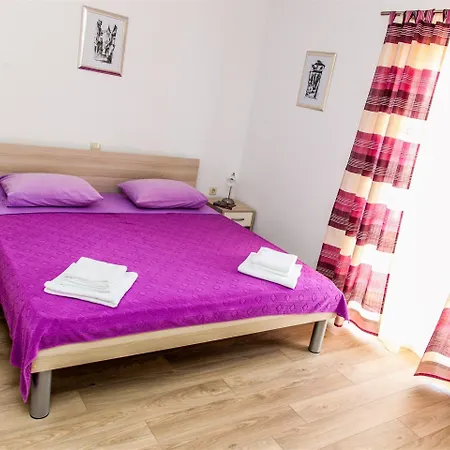 Kaja - Right Next To The Apartment Trogir