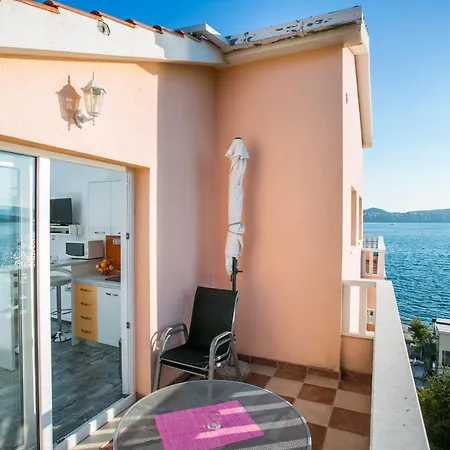 Kaja - Right Next To The