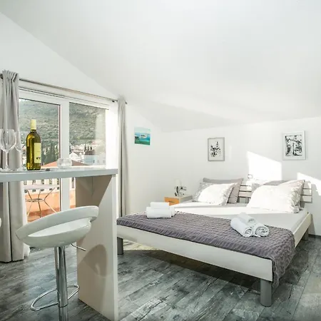 Apartment Kaja - Right Next To The