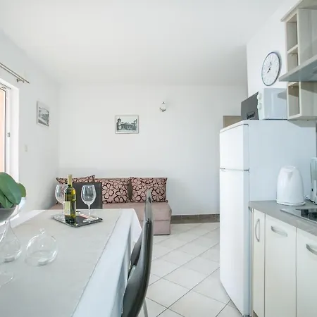 Apartment Kaja - Right Next To The *