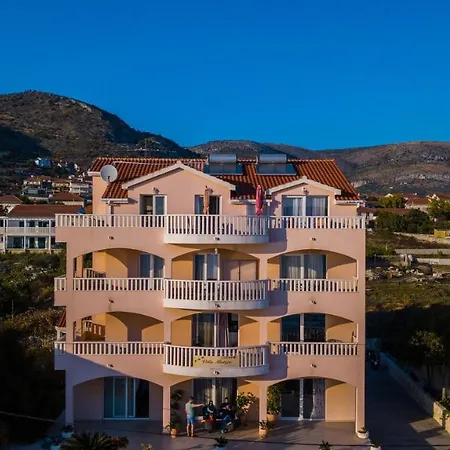 Apartment Kaja - Right Next To The