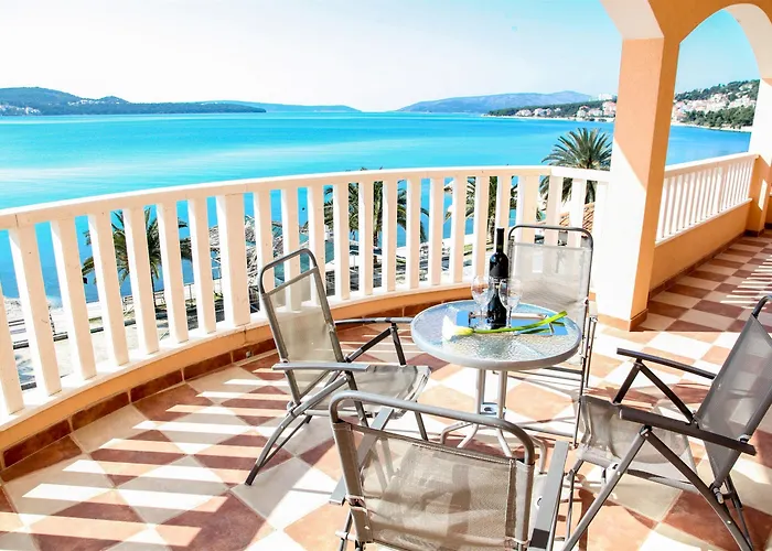 Kaja - Right Next To The Apartament Trogir