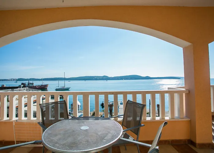 Kaja - Right Next To The Daire Trogir