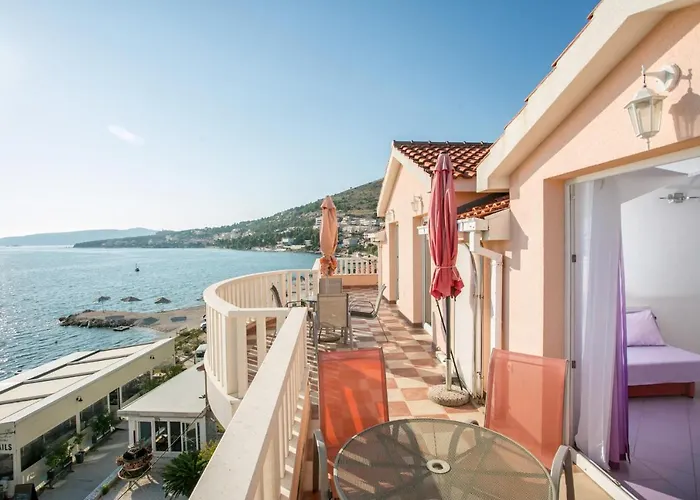 Kaja - Right Next To The Apartament Trogir